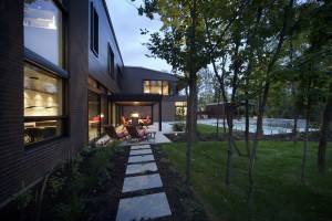 Veranda House -in Boucherville, Québec by Blouin Tardif Architecture-Environnement